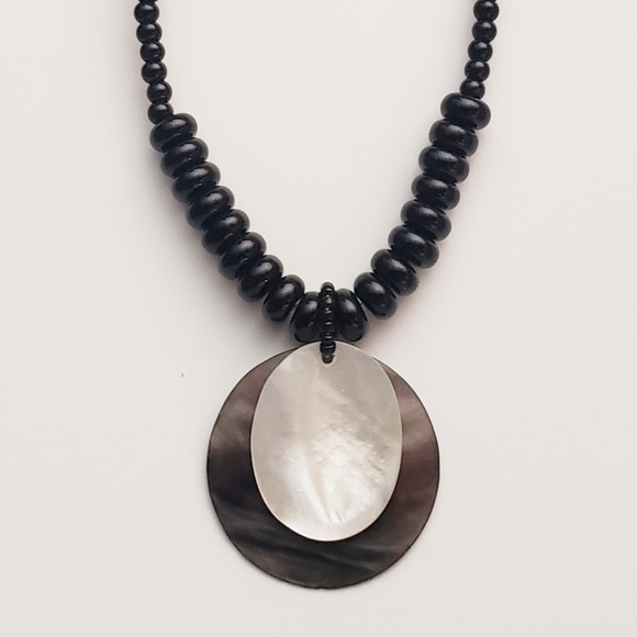 Layered Abalone Disc and Black Beaded Toggle Necklace - Picture 7 of 10